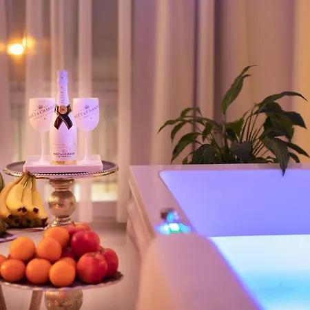 Sensual Luxury Private Jacuzzi & Sauna For Couples 아파트 *