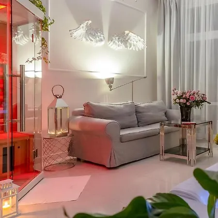 Sensual Luxury Private Jacuzzi & Sauna For Couples