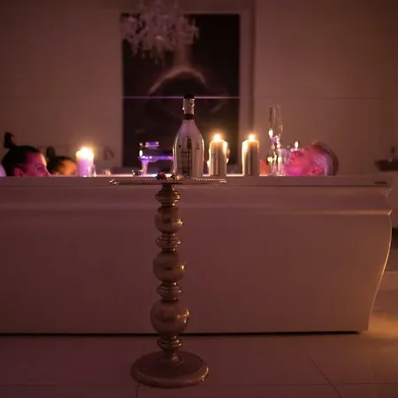 شقة Sensual Luxury Private Jacuzzi & Sauna For Couples