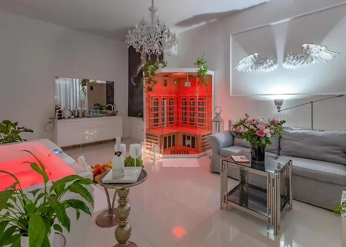 Apartment Sensual Luxury Private Jacuzzi & Sauna For Couples Poznan