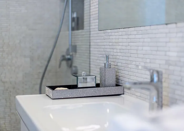 Sensual Luxury Private Jacuzzi & Sauna For Couples Apartment