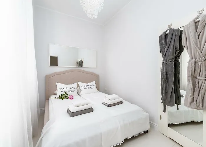 Sensual Luxury Private Jacuzzi & Sauna For Couples *